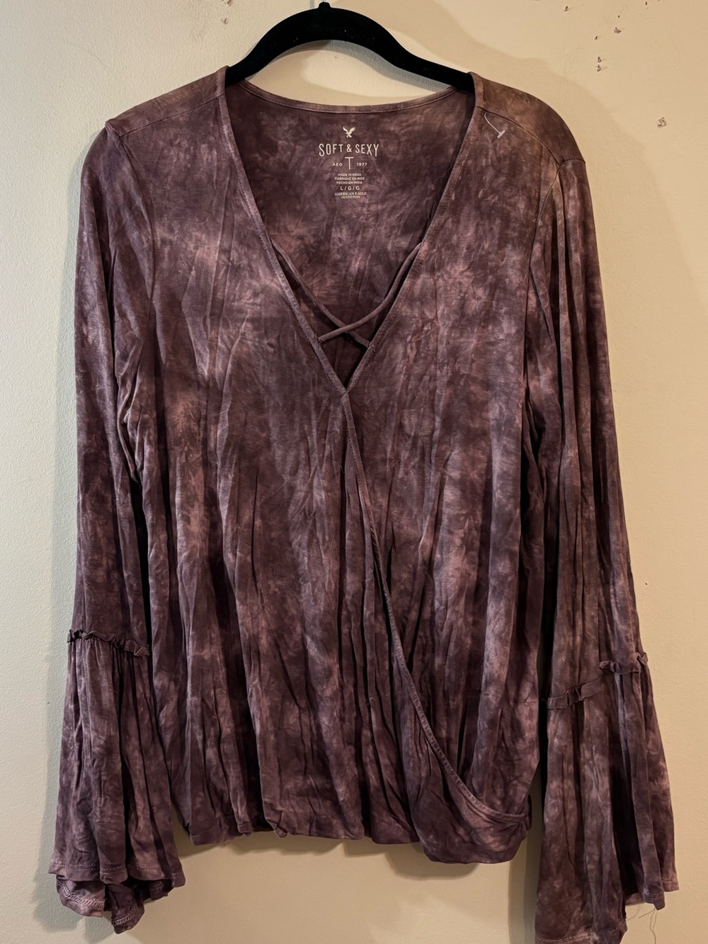 Soft & Sexy top women’s large wine tie-dye long bell sleeve crisscross V-neck